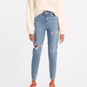 Levi’s high waisted mom jean SIZE 31